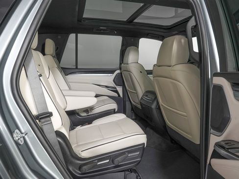 Used 2026 Cadillac Escalade Sport image 10