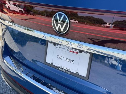 New 2025 Volkswagen Atlas SEL image 13