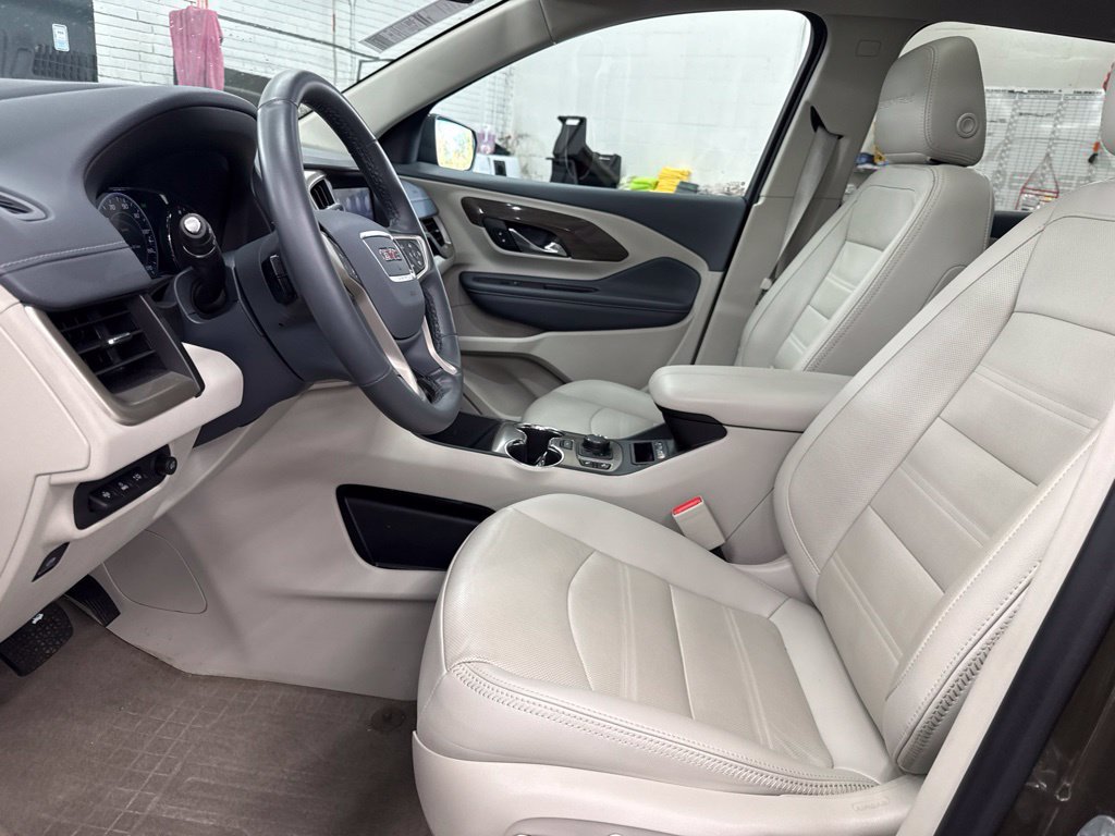 Used 2023 GMC Terrain Denali w/ LPO, Floor Liner Package AWD/4WD image 9