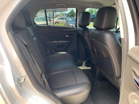 Used 2019 Chevrolet Trax LT w/ LT Convenience Package AWD/4WD image 30