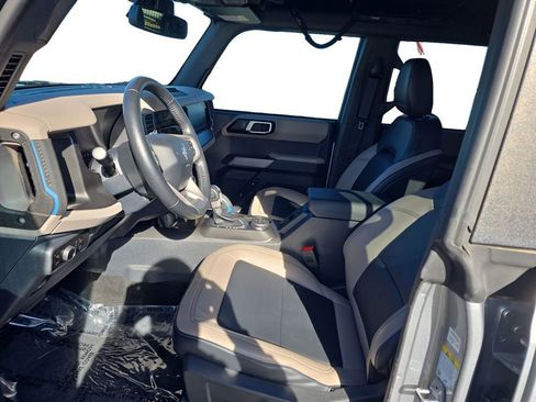 Used 2023 Ford Bronco Wildtrak image 11