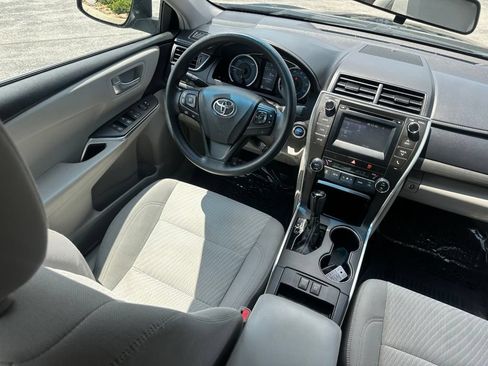 Used 2016 Toyota Camry LE FWD image 26