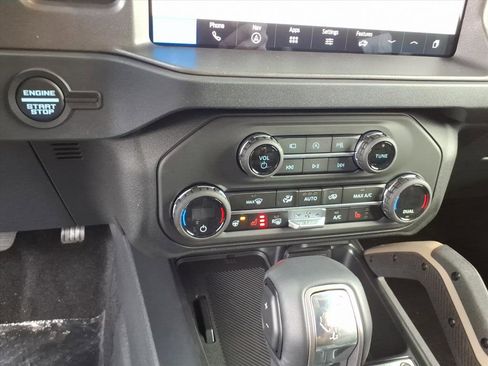 New 2025 Ford Bronco Badlands image 18