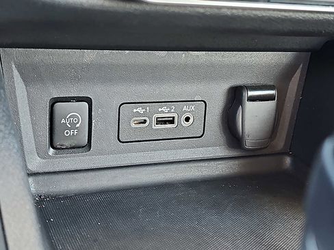 Used 2025 Nissan Sentra SR image 23