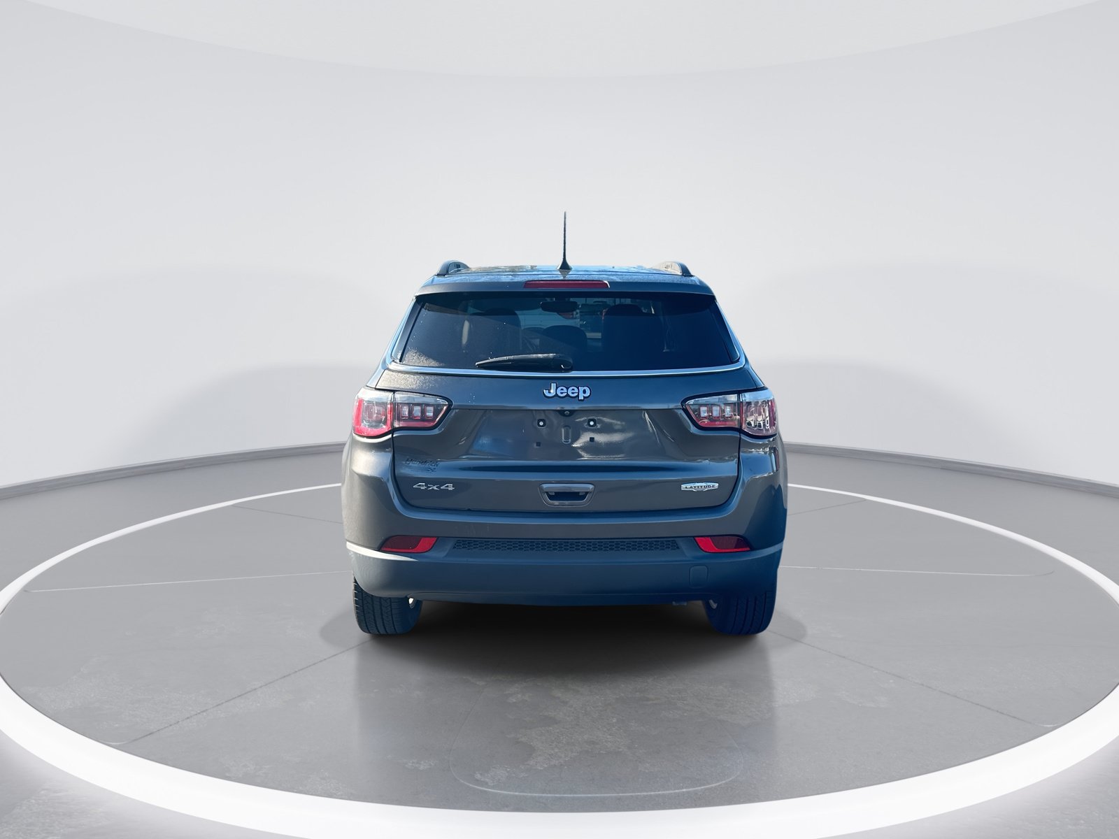 Used 2019 Jeep Compass Latitude w/ Cold Weather Group AWD/4WD image 8