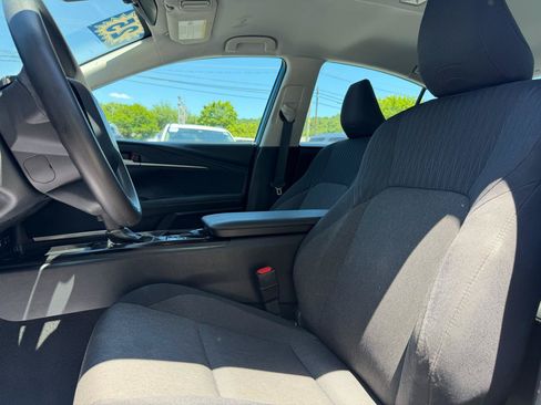 Used 2025 Toyota Camry LE FWD image 9