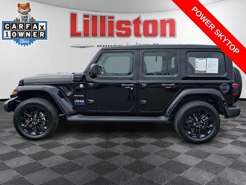 Used 2024 Jeep Wrangler Unlimited Sahara w/ Technology Group AWD/4WD image 7