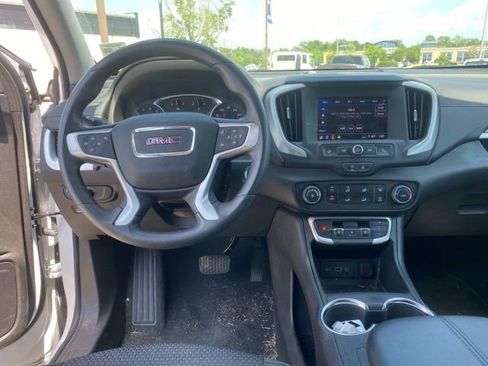Used 2024 GMC Terrain SLE w/ Elevation Edition FWD image 24