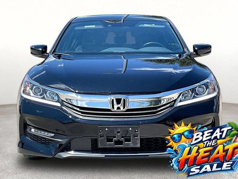 Used 2017 Honda Accord Sport image 3