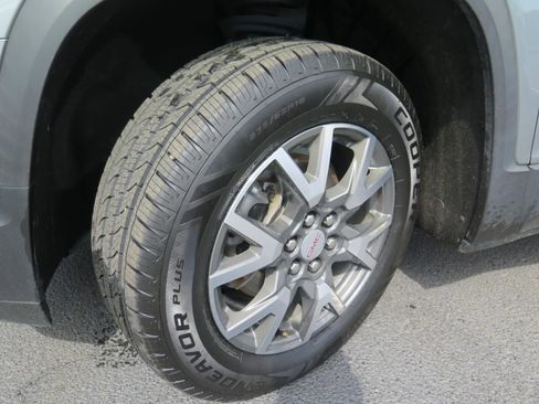 Used 2023 GMC Acadia SLE w/ Driver Convenience Package image 18