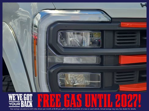 New 2026 Ford F250 Lariat w/ Black Appearance Package AWD/4WD image 9