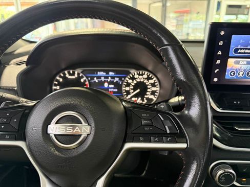 Used 2023 Nissan Altima 2.5 SR w/ SR Premium Package FWD image 11
