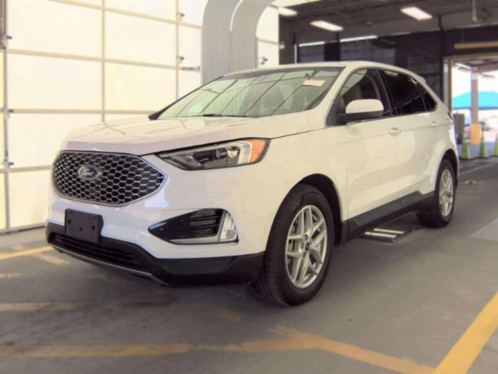 Used 2024 Ford Edge SEL w/ Convenience Package AWD/4WD image 2