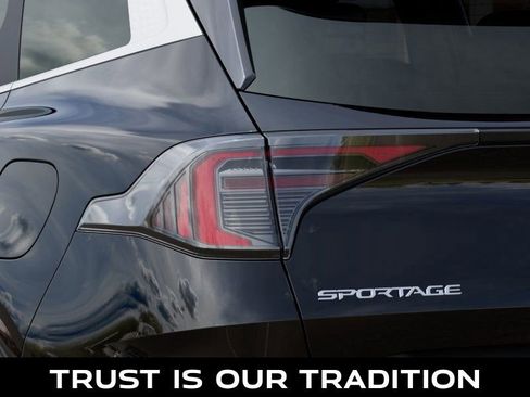 New 2026 Kia Sportage LX image 11