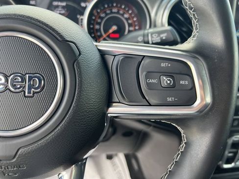 Used 2021 Jeep Wrangler Unlimited Sahara image 30