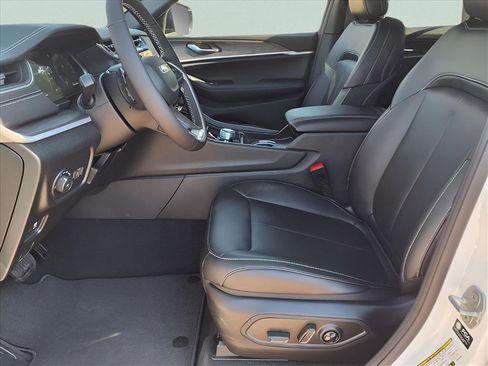 New 2025 Jeep Grand Cherokee Limited image 6