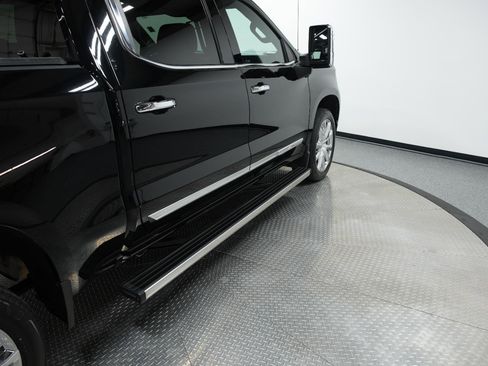 Used 2024 Chevrolet Silverado 1500 High Country w/ High Country Premium Package image 9