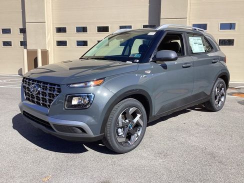 New 2026 Hyundai Venue SEL FWD image 4