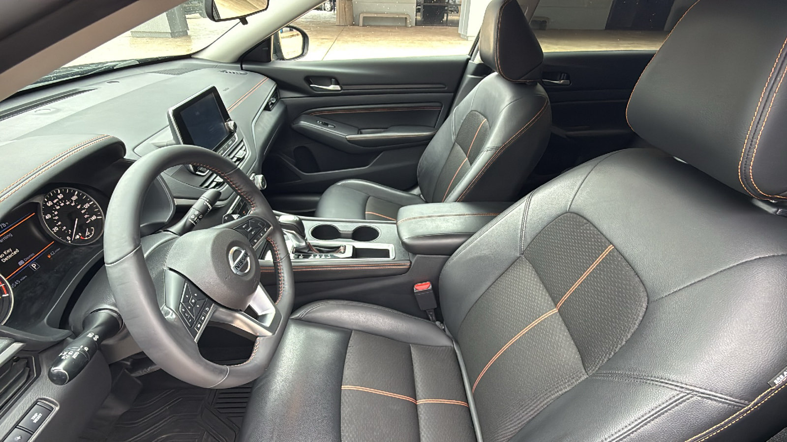 Used 2022 Nissan Altima 2.5 SR w/ Midnight Edition Package FWD image 10