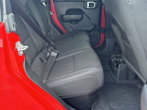 Used 2022 Jeep Gladiator Sport image 16