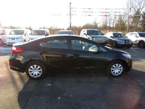 Used 2017 Kia Forte LX w/ LX Popular Package image 8