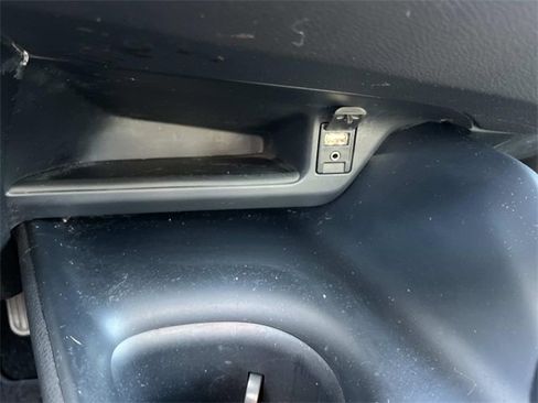 Used 2018 Toyota C-HR XLE image 31