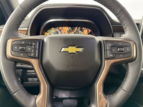 Used 2024 Chevrolet Tahoe High Country AWD/4WD image 17