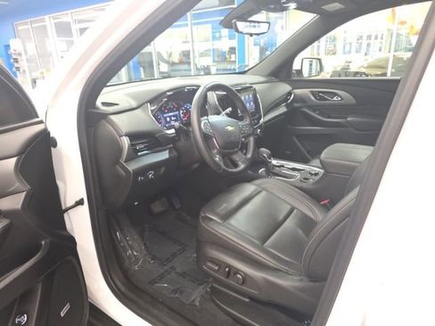 Used 2023 Chevrolet Traverse LT w/ LT Premium Package image 12