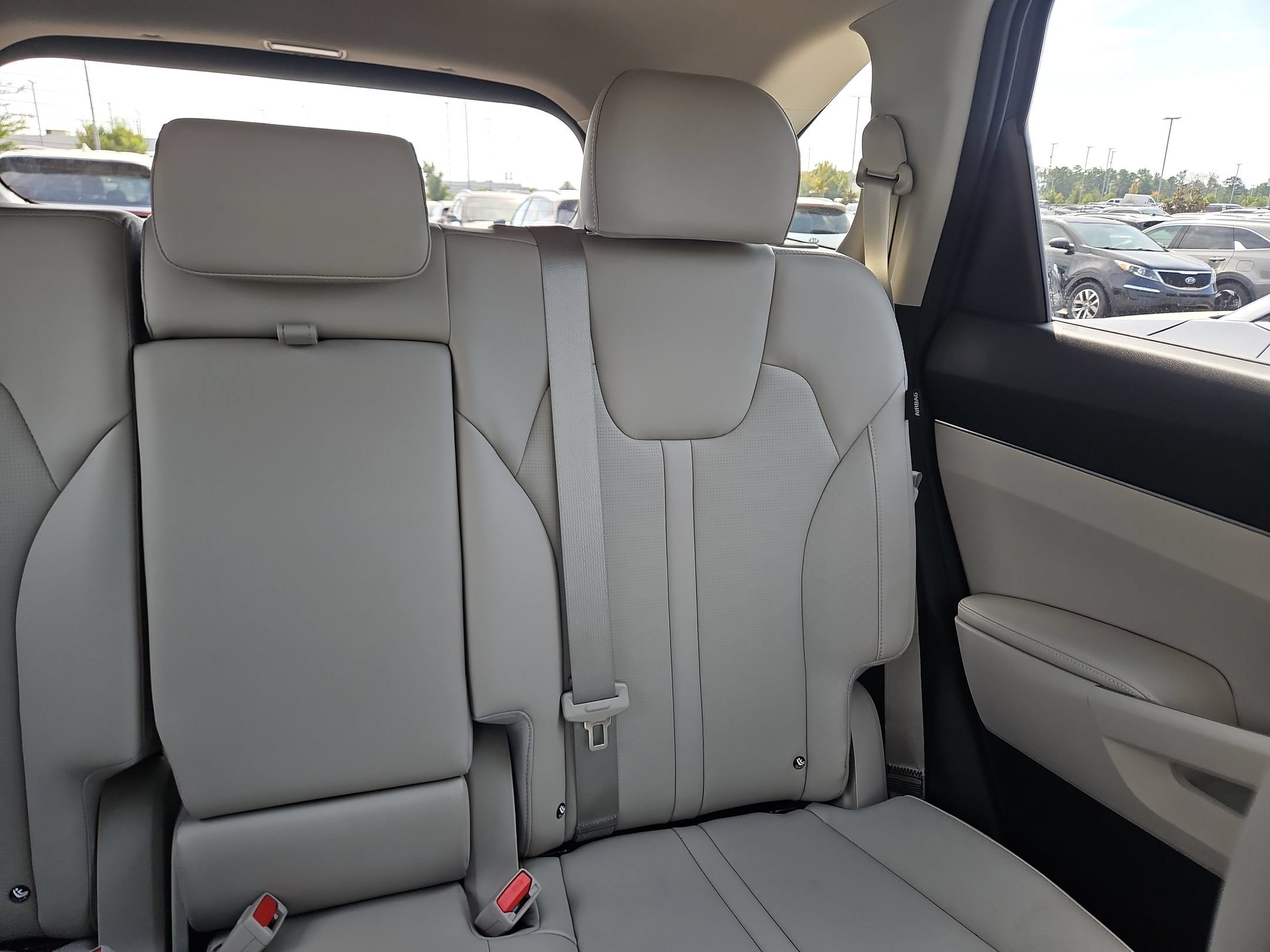 Used 2025 Kia Sorento S FWD image 14