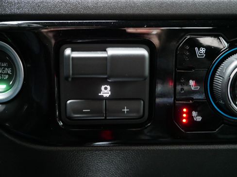 Used 2025 Chevrolet Silverado 1500 High Country w/ Technology Package image 22