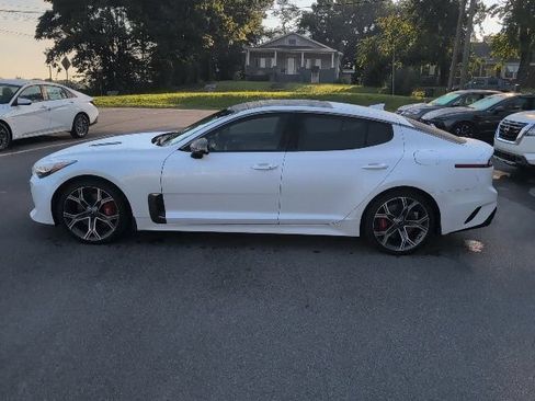 Used 2020 Kia Stinger GT2 AWD/4WD image 4