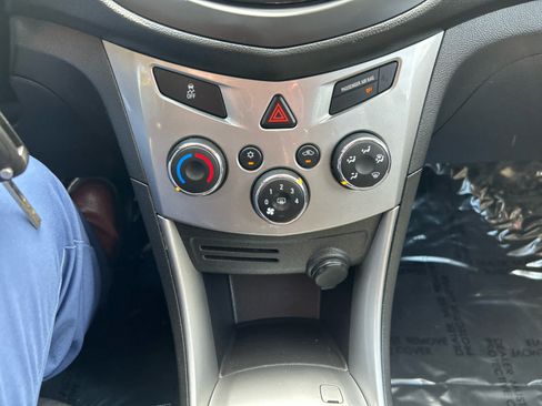 Used 2016 Chevrolet Trax LT w/ LPO, Cargo Package FWD image 17