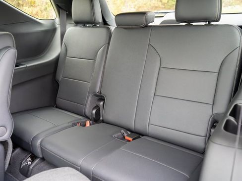 Used 2025 Chevrolet Traverse High Country image 13