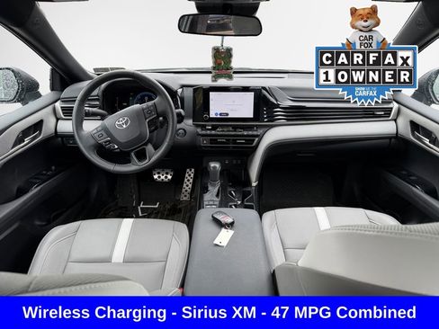 Used 2025 Toyota Camry SE FWD image 22