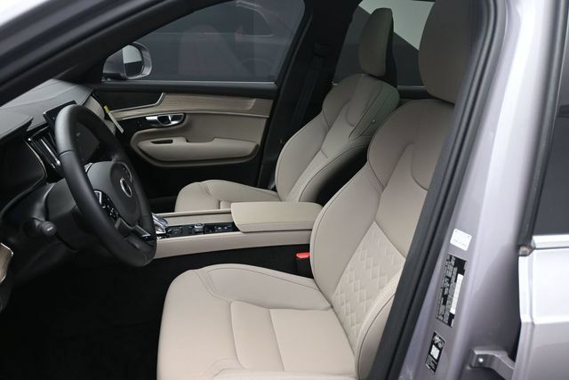 Certified 2026 Volvo XC90 T8 Core w/ Protection Package Premier AWD/4WD image 18
