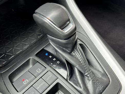 Used 2020 Toyota RAV4 XLE Premium w/ Carpet Mat Package FWD image 17