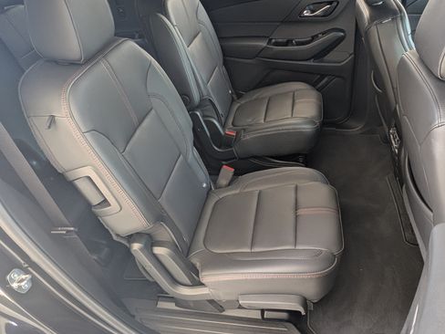 Used 2023 Chevrolet Traverse RS FWD image 20