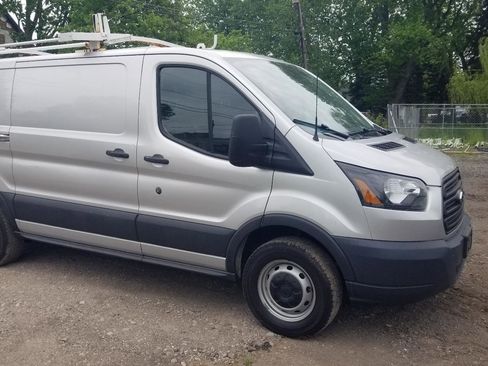 Used 2016 Ford Transit 250 130 Low Roof RWD image 7