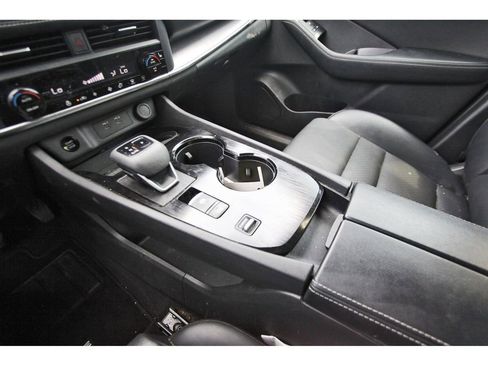 Used 2024 Nissan Rogue SV w/ SV Premium Package FWD image 21