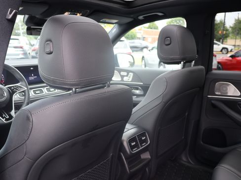 Certified 2025 Mercedes-Benz GLE 450e 4MATIC w/ Driver Assistance Package image 19
