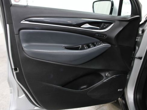 Used 2022 Buick Enclave Premium image 18