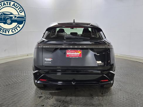 Used 2023 Nissan Ariya AWD image 6