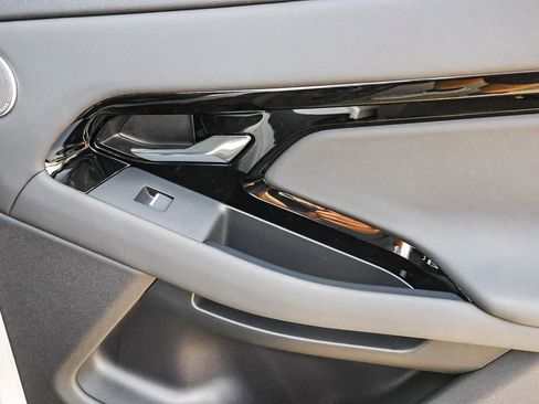 New 2026 Land Rover Range Rover Evoque Dynamic SE image 21