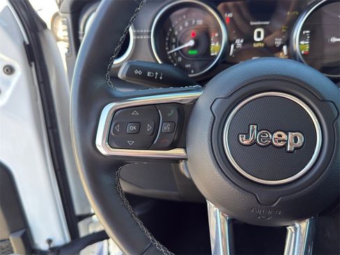 Used 2022 Jeep Wrangler Unlimited Sahara w/ Cold Weather Group image 28