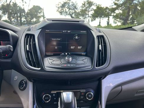 Used 2015 Ford C-MAX Energi SEL FWD image 11