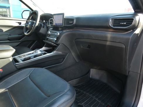 Used 2020 Ford Explorer Limited image 14
