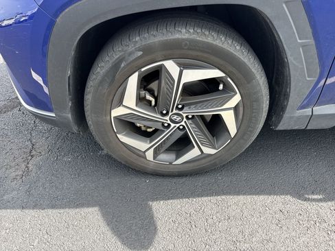 Used 2022 Hyundai Tucson SEL w/ Convenience + Premium Package FWD image 2