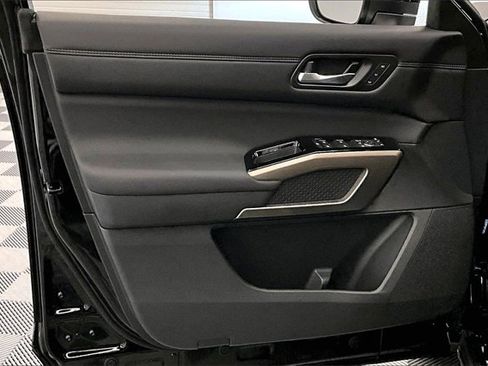 New 2025 Nissan Pathfinder Platinum w/ Lighting Package (N93) image 30