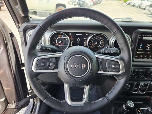 Used 2023 Jeep Wrangler Unlimited Sahara w/ Cold Weather Group AWD/4WD image 22