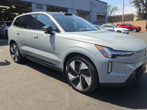 Used 2025 Volvo EX90 Ultra w/ Protection Package Premier AWD/4WD image 4